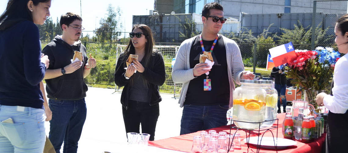 Curauma-Catering-Banquetería-Evento-Dieciochero-Valparaíso-evento-empresarial